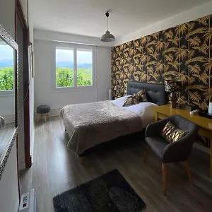 La Maison De - Lourdes Bed & Breakfast Barlest